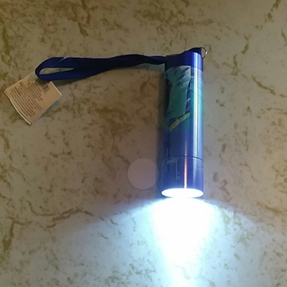 Guy harvey Led Flashlight including battery - Picture 3 of 4